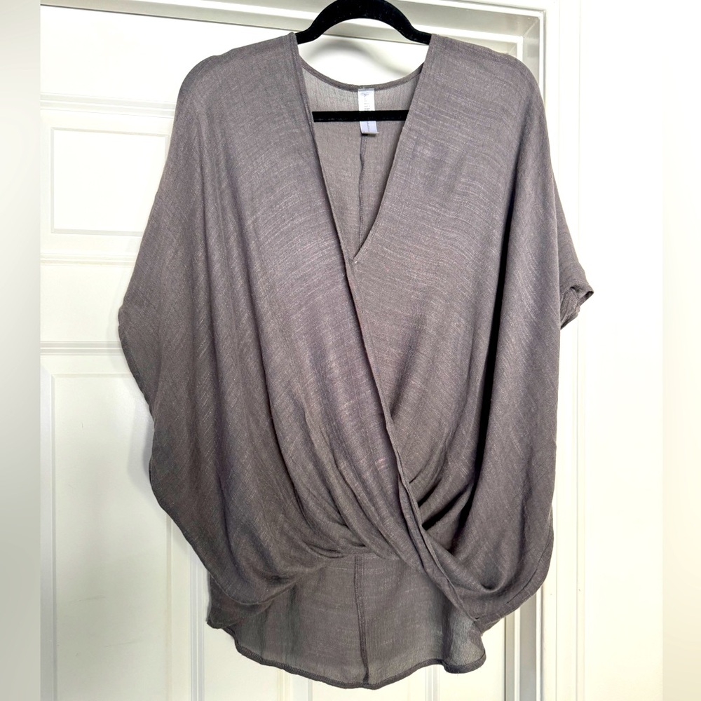 KALIHI women’s top Large